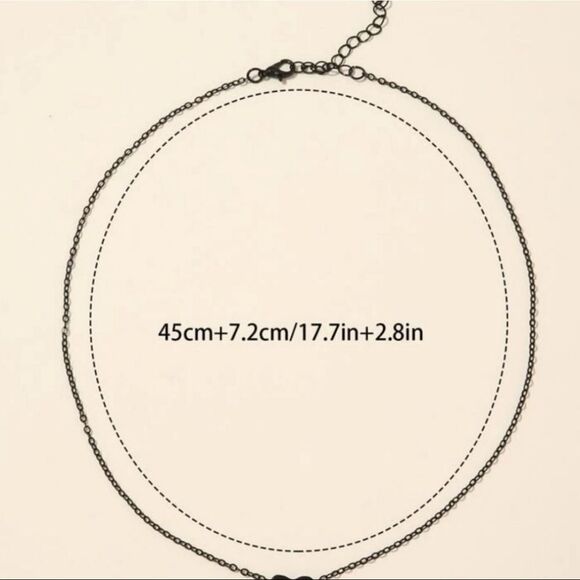 Dainty black heart necklace - Picture 3 of 3